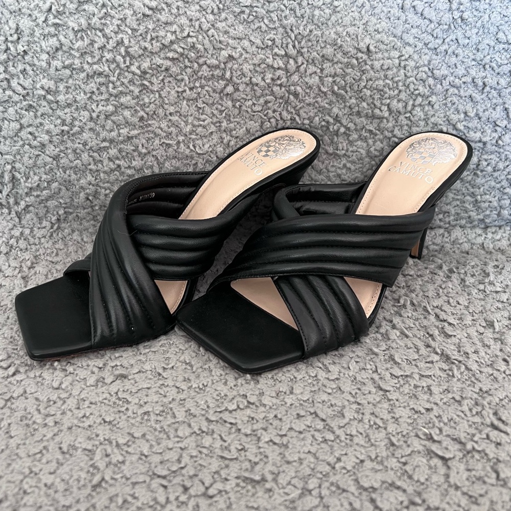 Vince camuto Black heels